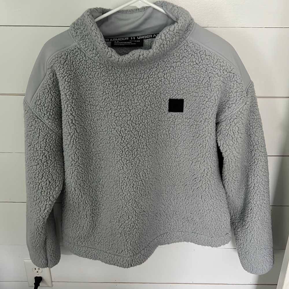 Womens Under Armour pull over size large